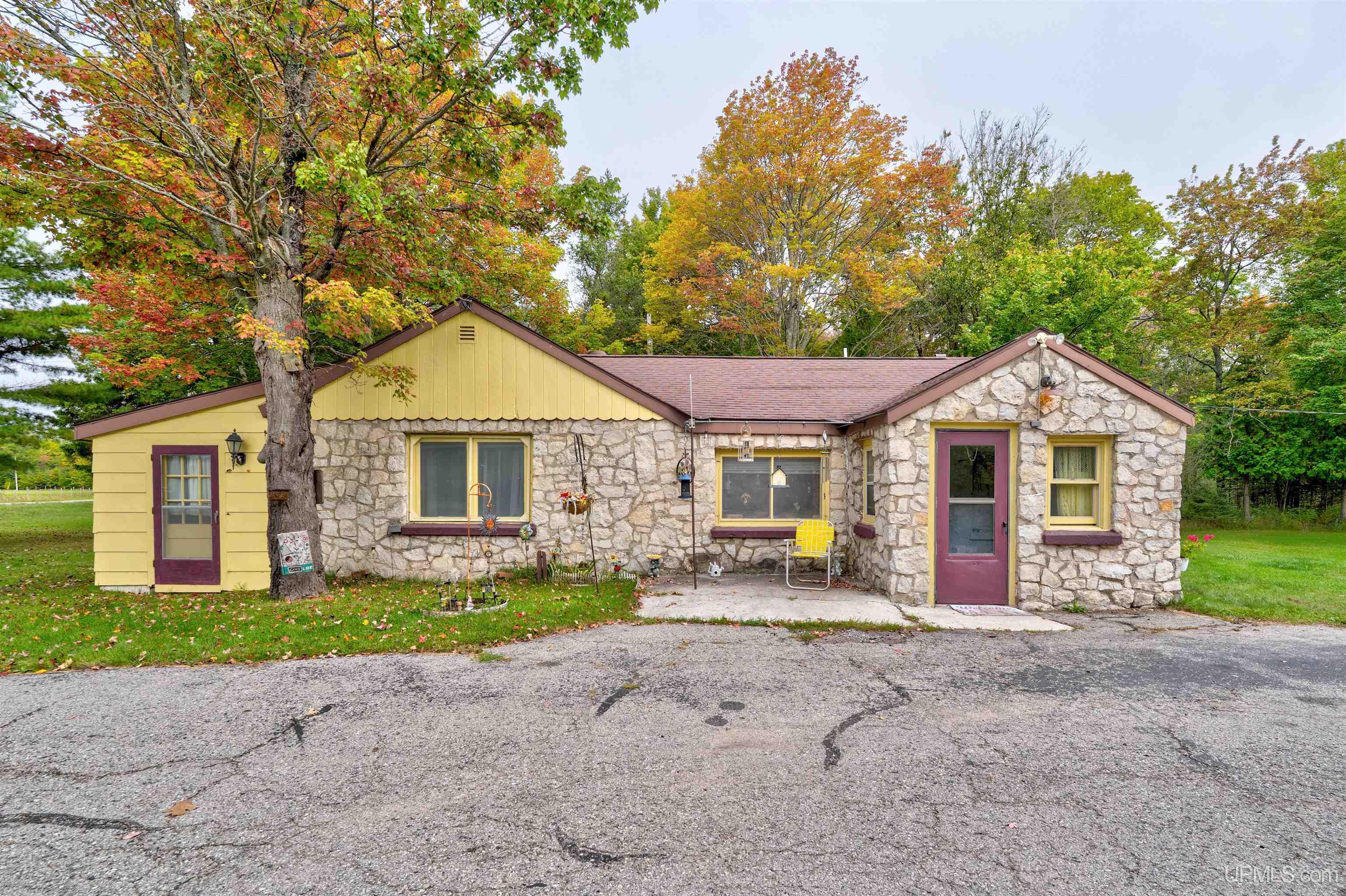 698 River Road Manistique, MI 49854 - Photo 1 of 33 Gallery Image 1