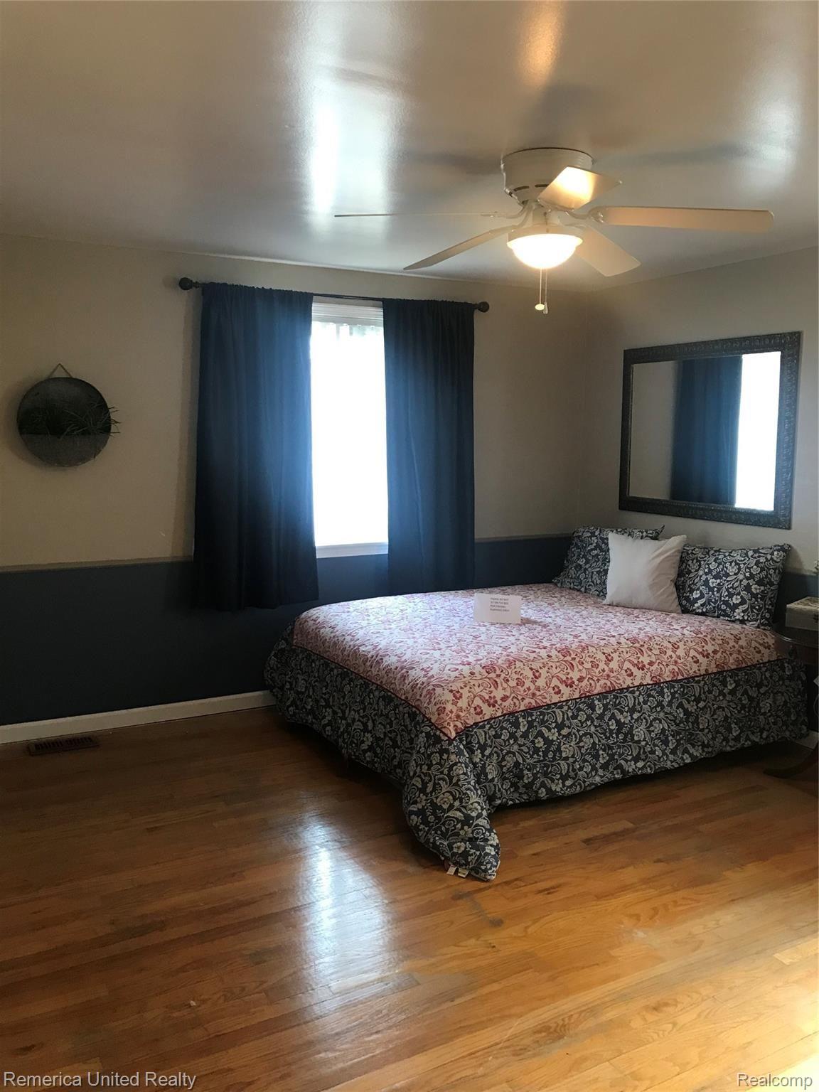 14233 Merriman Road Livonia, MI 48154 - Photo 16 of 26 1FCDFB26-8F8D-4521-9287-B60D63905F6A.jpeg