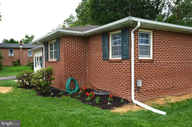 $239,900 | 5 Shenny Drive, York, PA 17408