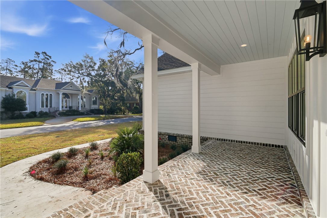 943 Champney St. Simons Island, GA 31522 - Photo 5 of 45