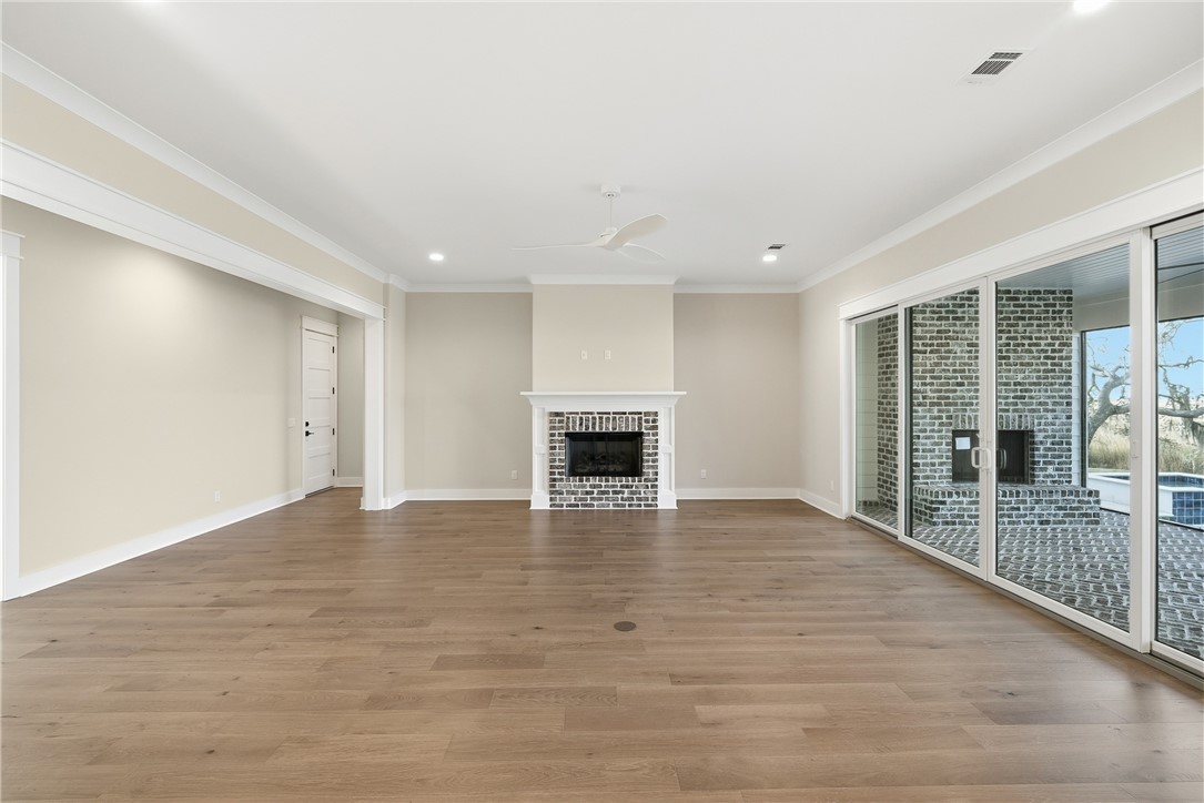 943 Champney St. Simons Island, GA 31522 - Photo 9 of 45