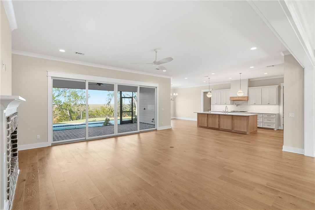 943 Champney St. Simons Island, GA 31522 - Photo 10 of 45