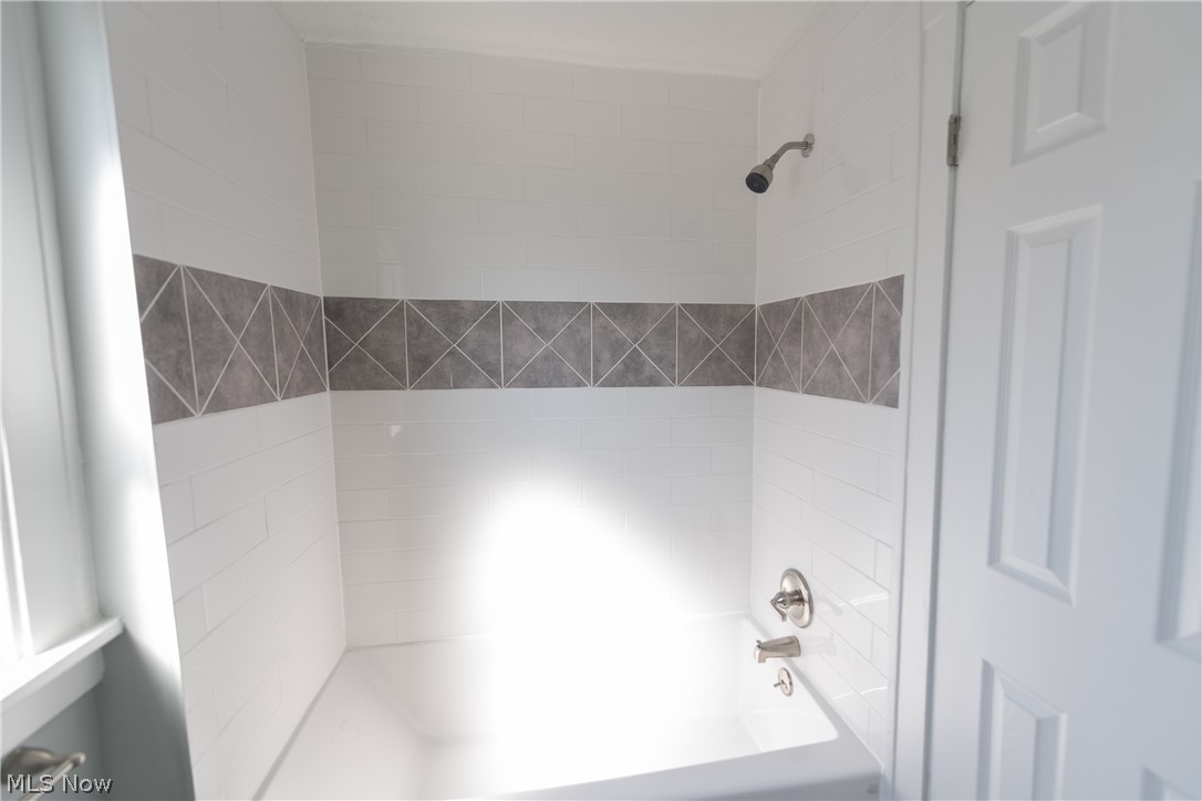 3351 Tullamore Road Cleveland, OH 44118 - Photo 20 of 34 Gallery Image 20