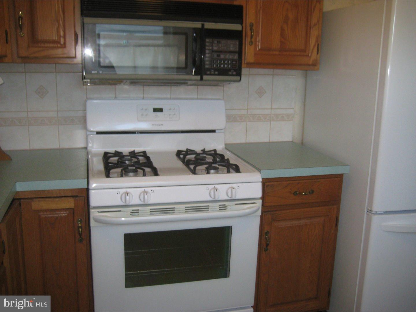 12111 Covert Road Philadelphia, PA 19154 - Photo 11 of 20 Kitchen