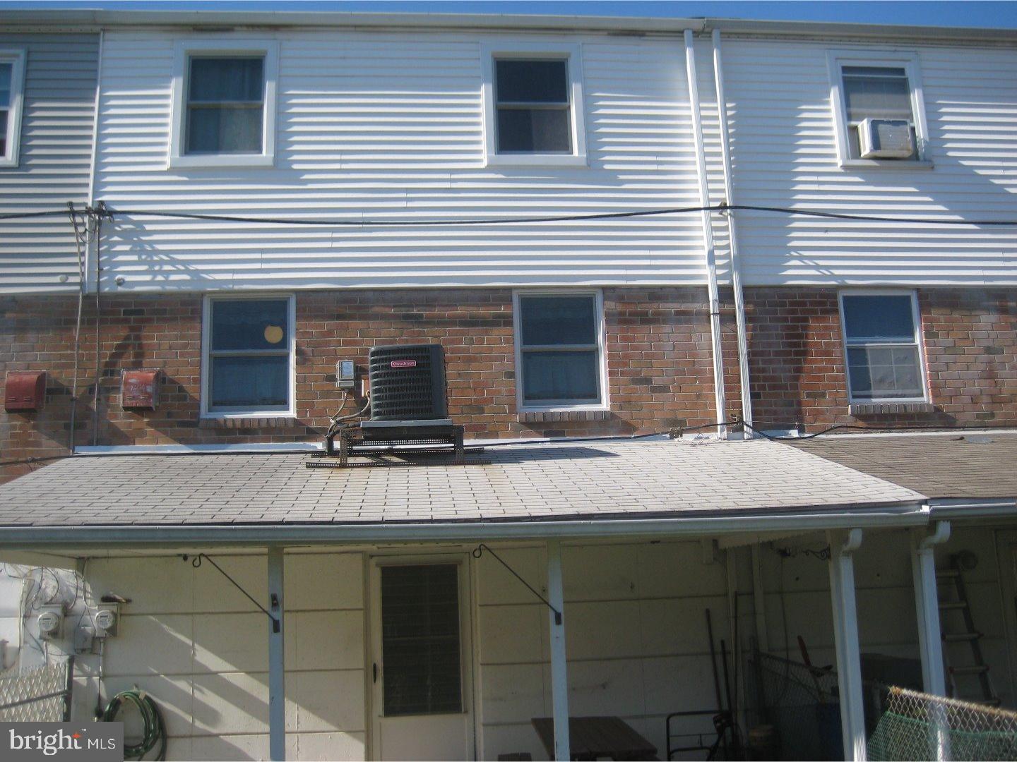12111 Covert Road Philadelphia, PA 19154 - Photo 4 of 20 Exterior Back