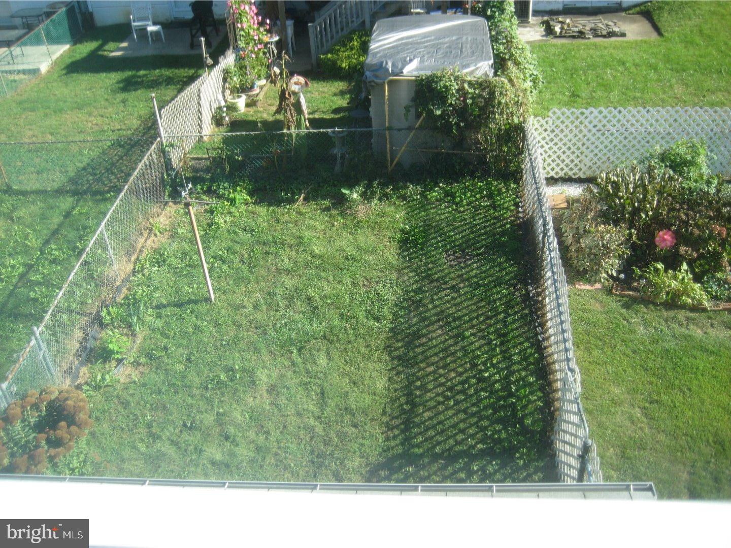 12111 Covert Road Philadelphia, PA 19154 - Photo 5 of 20 Back Yard
