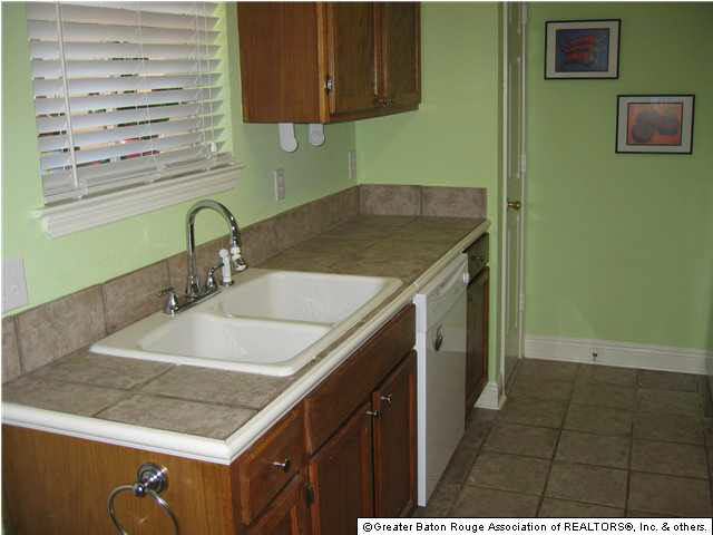 33 Colleen Court Baton Rouge, LA 70808 - Photo 3 of 10 Gallery Image 3