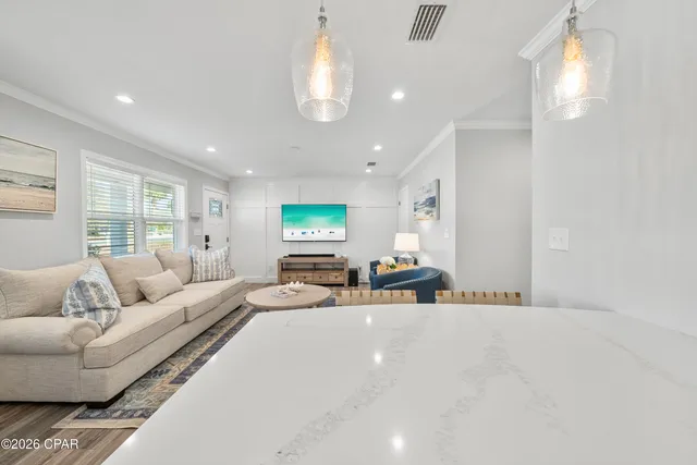 $2,650 | 121 Lakeside Circle, Unit B, Panama City Beach, FL 32413