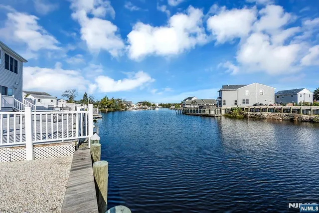 $445,000 | 30 Lake Singleton Court, Little Egg Harbor, NJ 08087