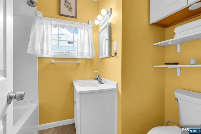 $445,000 | 30 Lake Singleton Court, Little Egg Harbor, NJ 08087