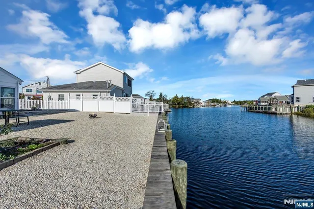 $445,000 | 30 Lake Singleton Court, Little Egg Harbor, NJ 08087
