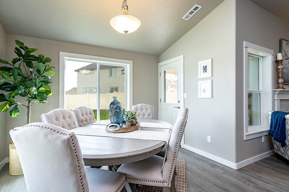 5414 North Calvin Road Spokane Valley, WA 99216 - Photo 2 of 8 Gallery Image 2