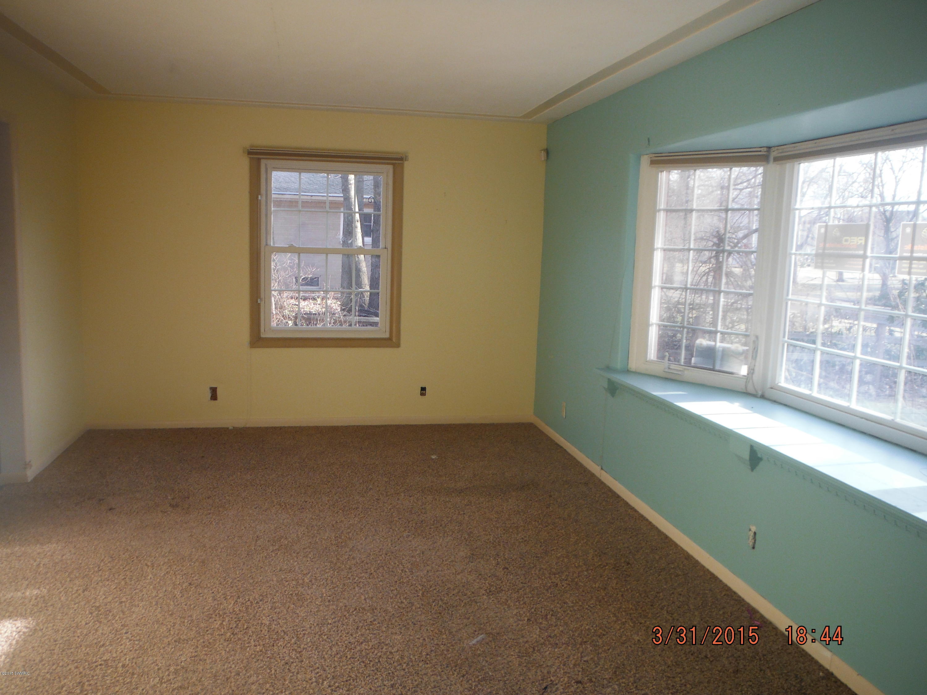 1004 Northampton Road Kalamazoo, MI 49006 - Photo 5 of 22 Robert033115pm 013.JPG