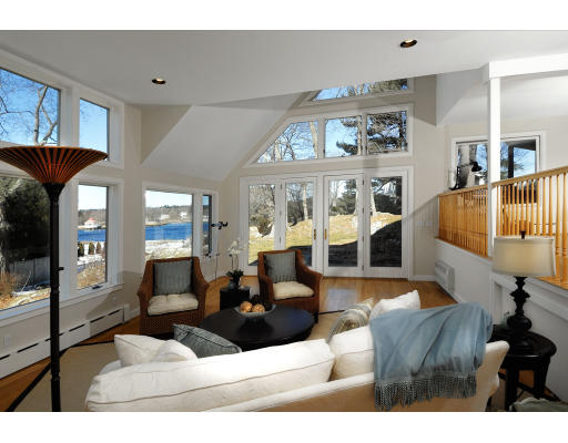 37 Proctor Street Manchester, MA 01944 - Photo 2 of 7 Gallery Image 2