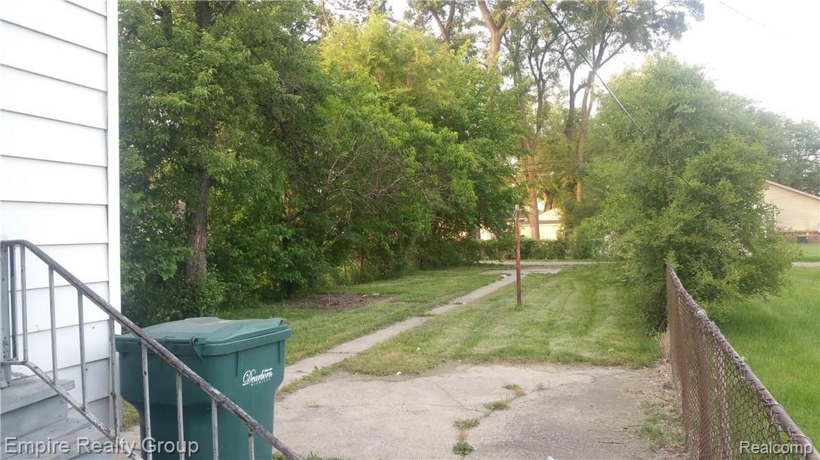 2928 Roulo Street Dearborn, MI 48120 - Photo 5 of 17 20170602_201408.jpg