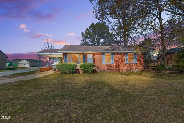 $189,900 | 1020 South Pollock Street, Selma, NC 27576