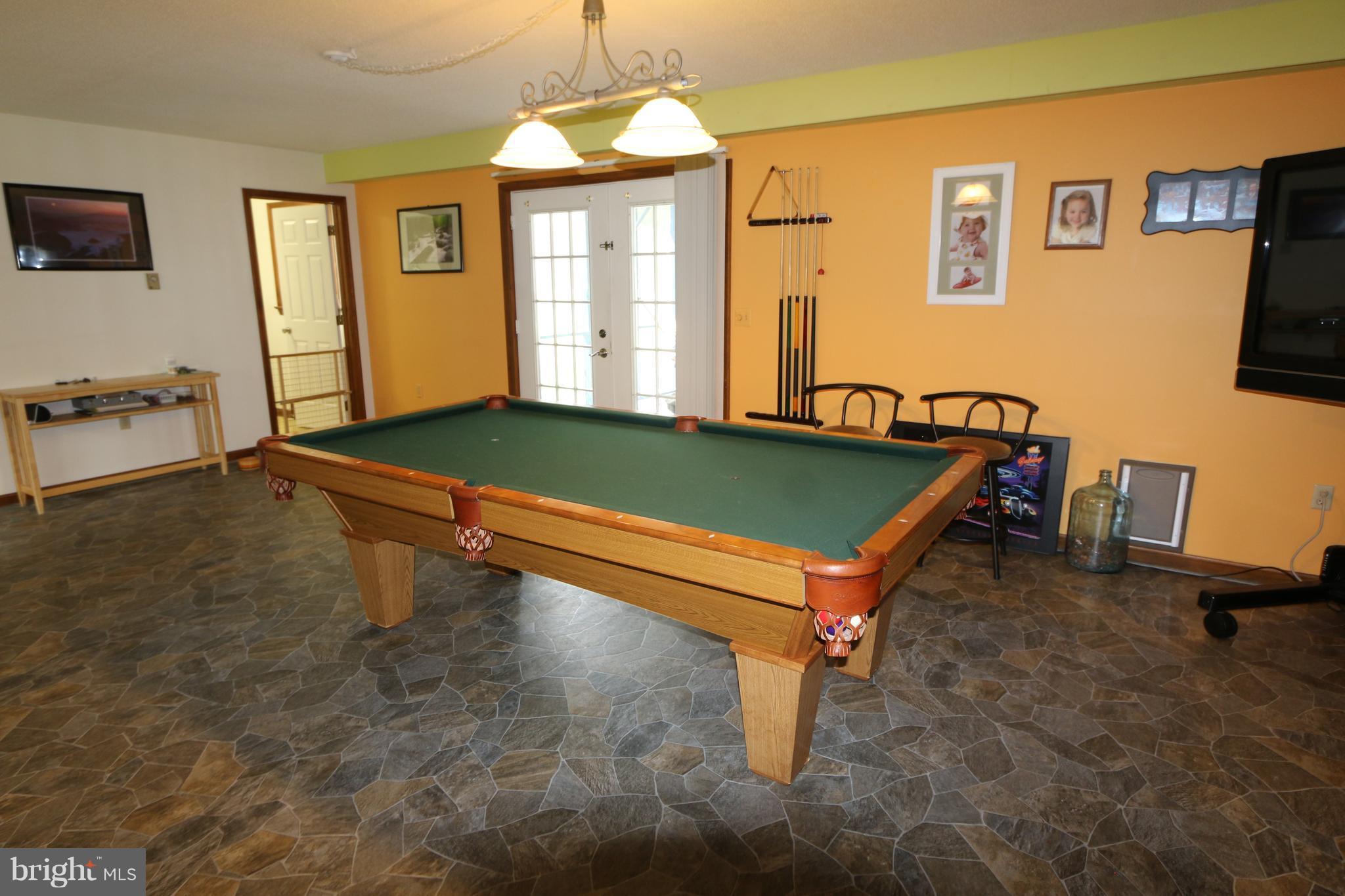 16611 Edward Doub Road Williamsport, MD 21795 - Photo 15 of 27 Family Room