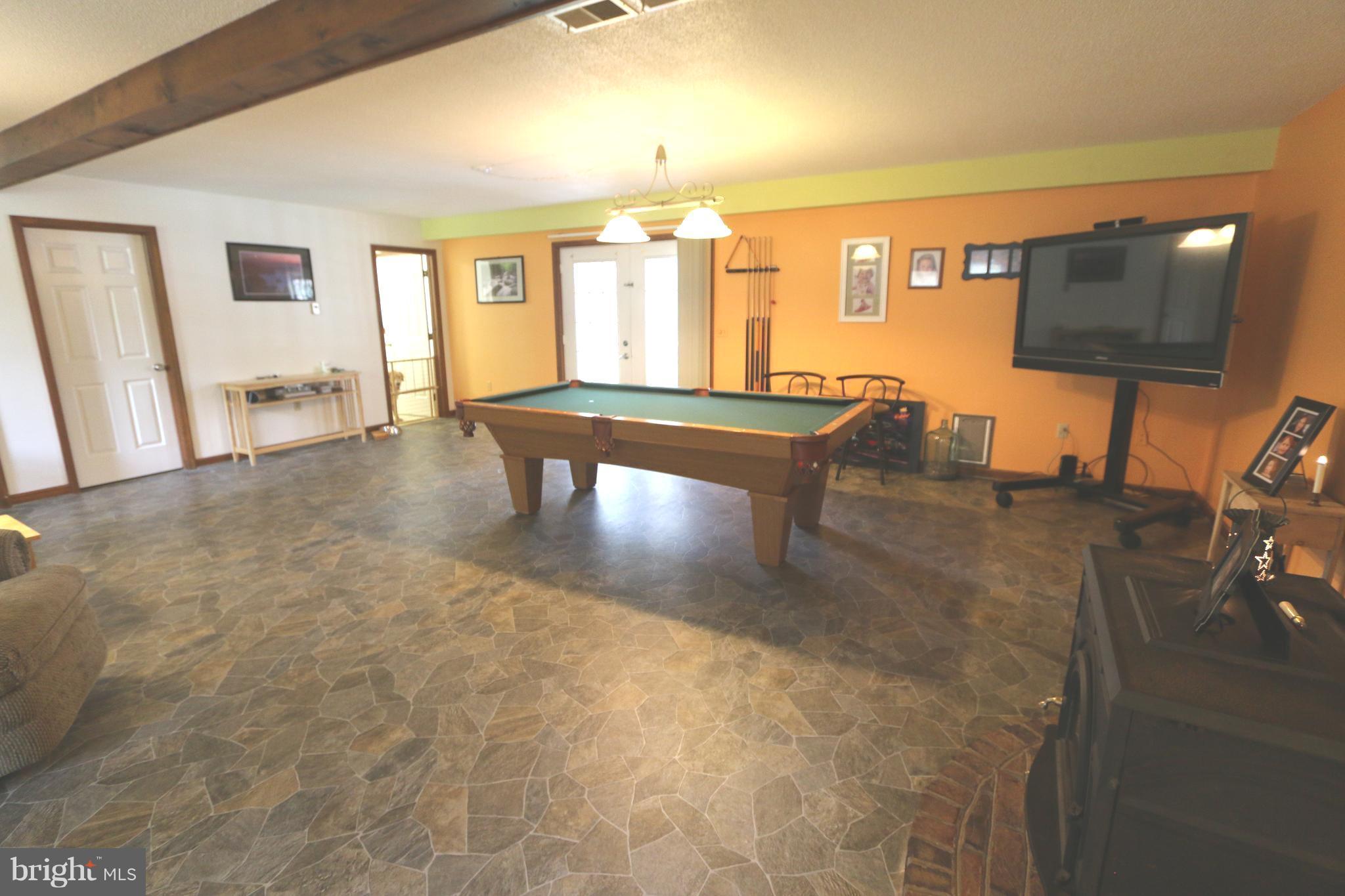 16611 Edward Doub Road Williamsport, MD 21795 - Photo 18 of 27 Family Room
