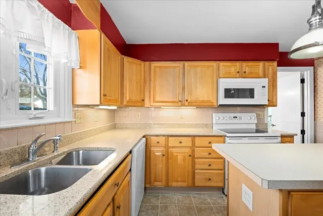 $459,000 | 1 Ashcroft Street, Auburn, MA 01501