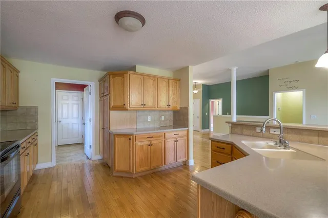 $389,900 | 2800 South Woodbury Drive, Independence, MO 64055