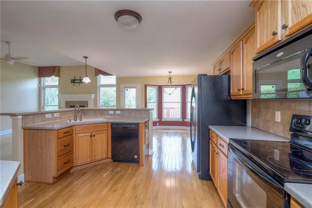 $389,900 | 2800 South Woodbury Drive, Independence, MO 64055