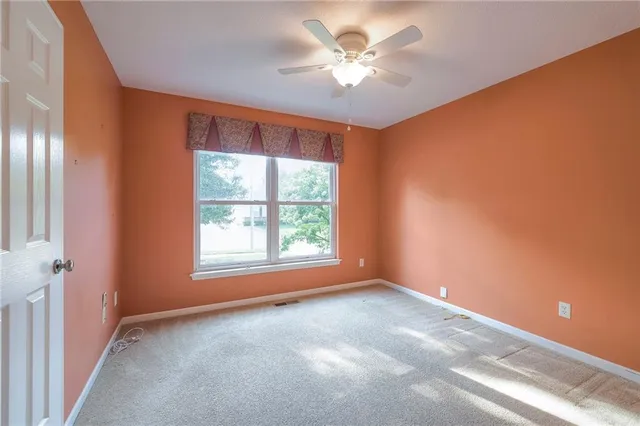 $389,900 | 2800 South Woodbury Drive, Independence, MO 64055