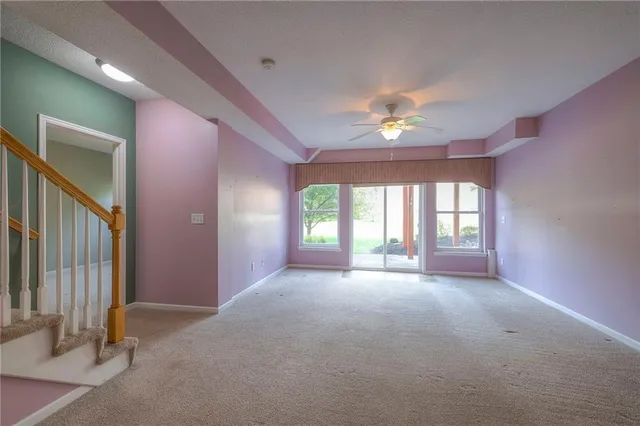 $389,900 | 2800 South Woodbury Drive, Independence, MO 64055