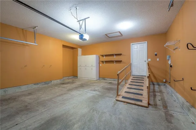 $389,900 | 2800 South Woodbury Drive, Independence, MO 64055