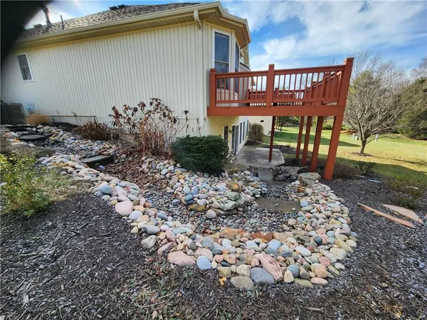 $364,900 | 2800 South Woodbury Drive, Independence, MO 64055