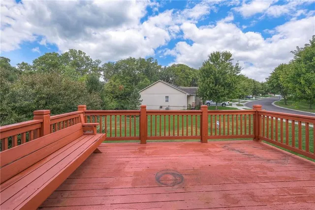 $389,900 | 2800 South Woodbury Drive, Independence, MO 64055