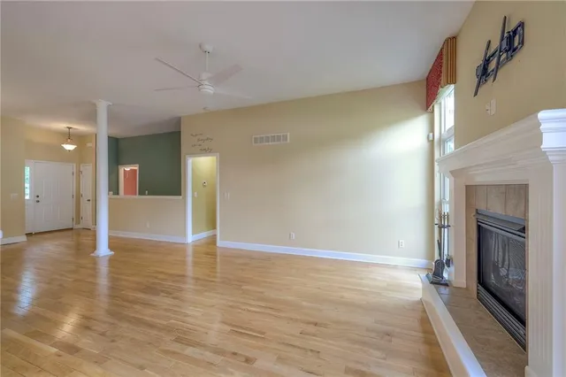 $389,900 | 2800 South Woodbury Drive, Independence, MO 64055