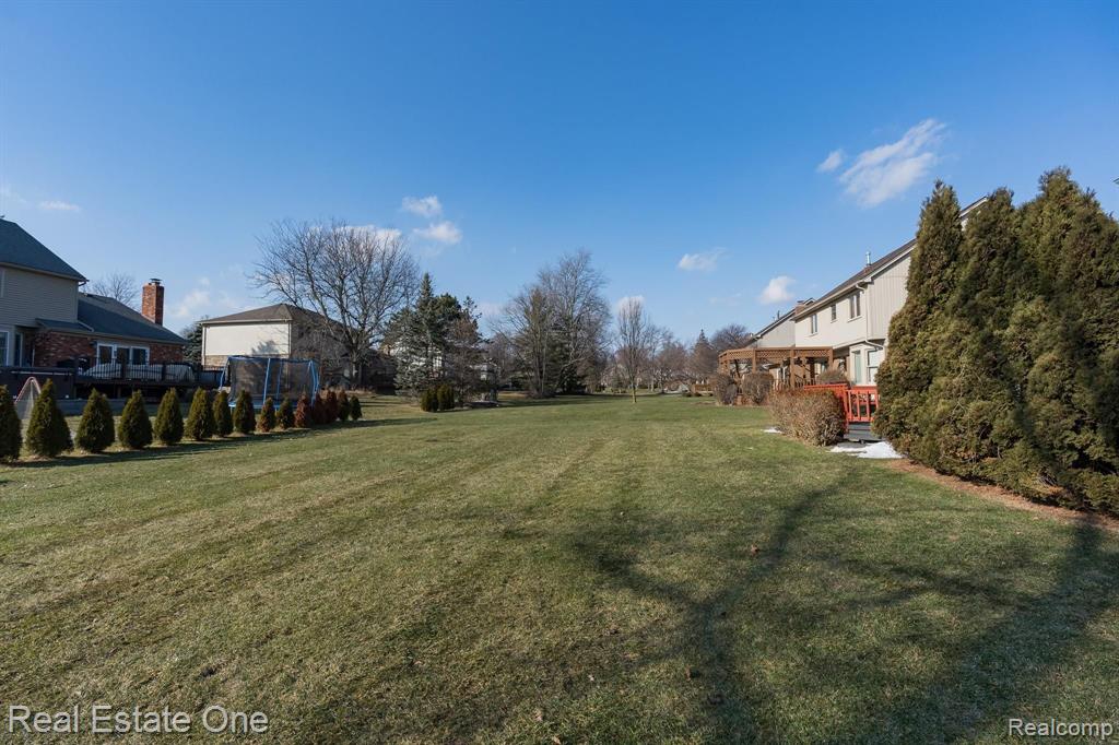 327 Silvervale Drive Rochester, MI 48309 - Photo 36 of 43
