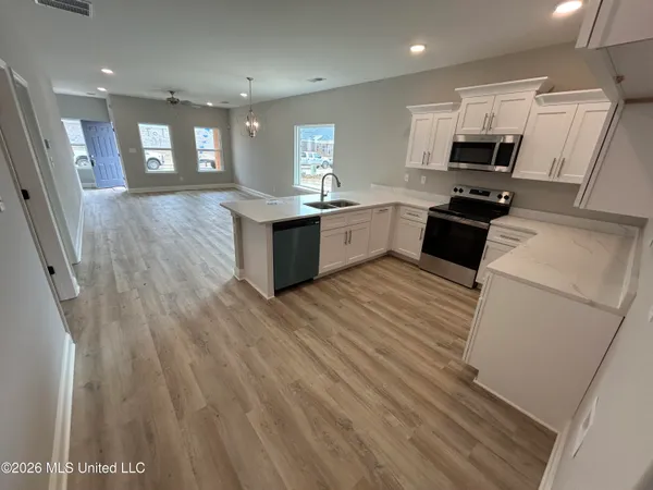 $324,900 | 7203 Hickory Holw Road, Walls, MS 38680