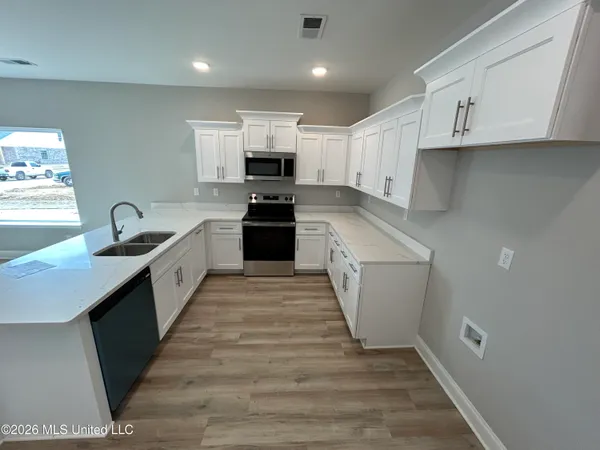 $324,900 | 7203 Hickory Holw Road, Walls, MS 38680