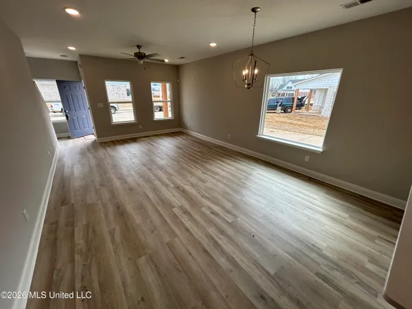 $324,900 | 7203 Hickory Holw Road, Walls, MS 38680