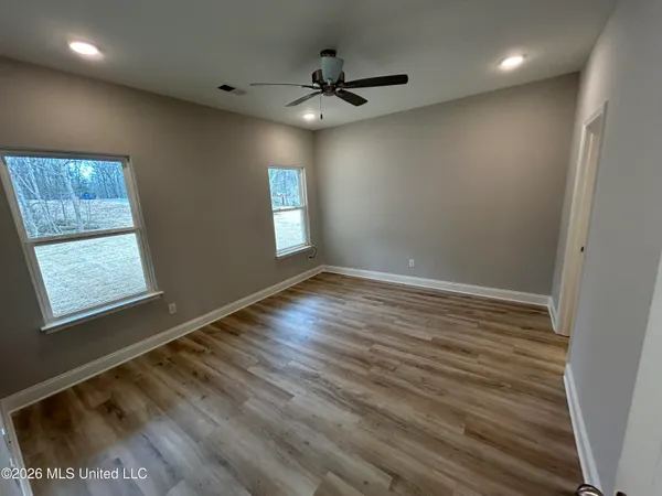 $324,900 | 7203 Hickory Holw Road, Walls, MS 38680