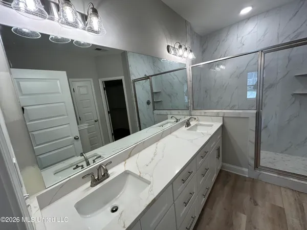 $324,900 | 7203 Hickory Holw Road, Walls, MS 38680