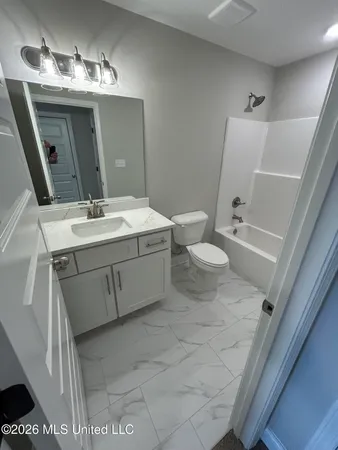 $324,900 | 7203 Hickory Holw Road, Walls, MS 38680