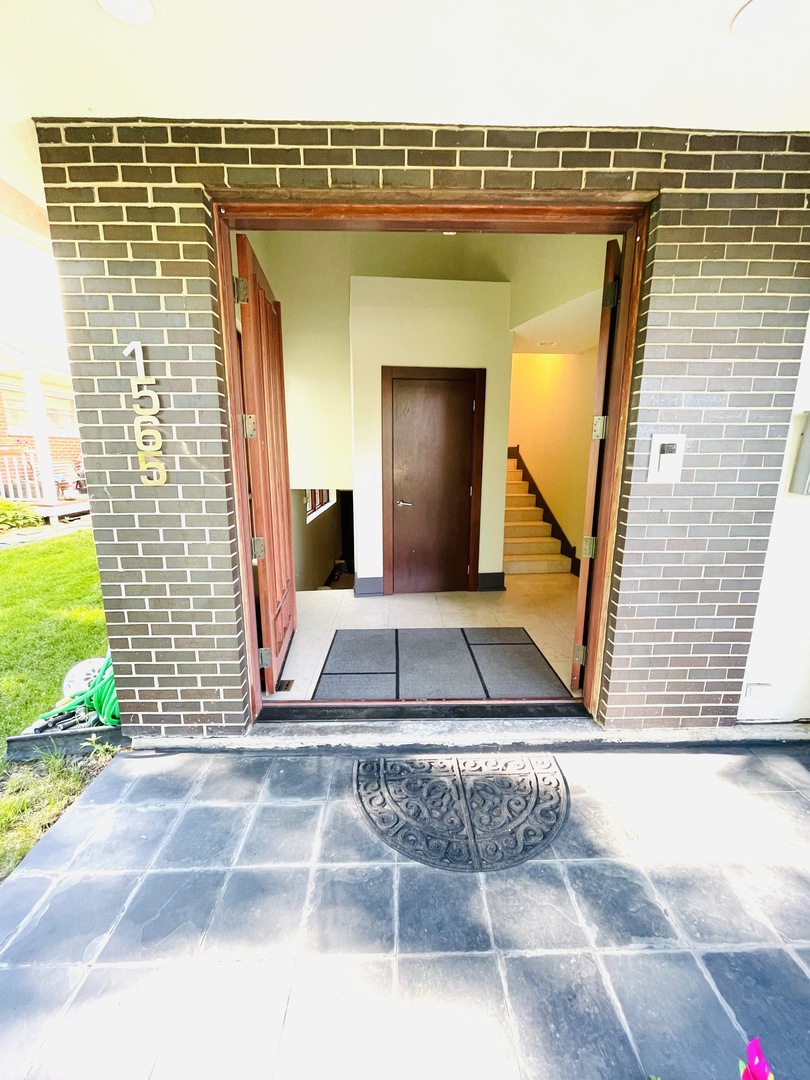 1565 Harding Road Northfield, IL 60093 - Photo 2 of 35