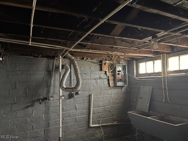 3288 Cedarbrook Road Cleveland, OH 44118 - Photo 16 of 18 Below grade area featuring electric panel