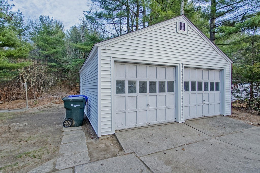 219 Cooley Street Springfield, MA 01128 - Photo 13 of 41 Gallery Image 13