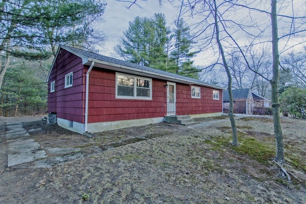 219 Cooley Street Springfield, MA 01128 - Photo 6 of 41 Gallery Image 6