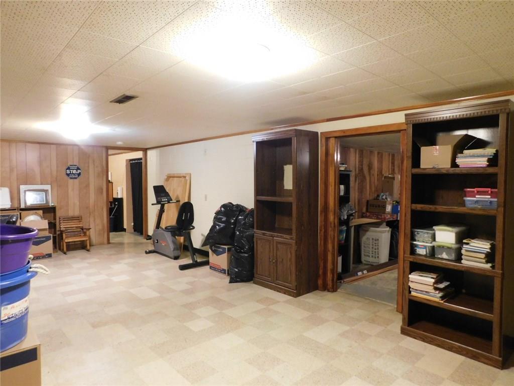 805 Ridgeway Avenue Columbus, IN 47203 - Photo 23 of 28