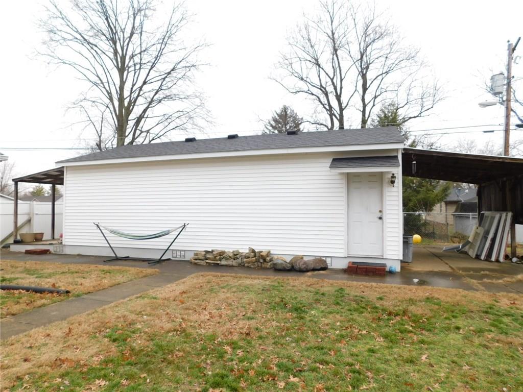 805 Ridgeway Avenue Columbus, IN 47203 - Photo 5 of 28