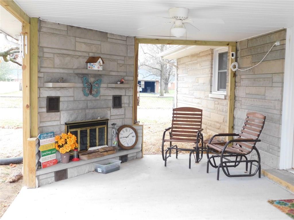 805 Ridgeway Avenue Columbus, IN 47203 - Photo 7 of 28
