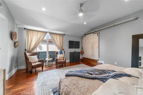 a house view with a outdoor space