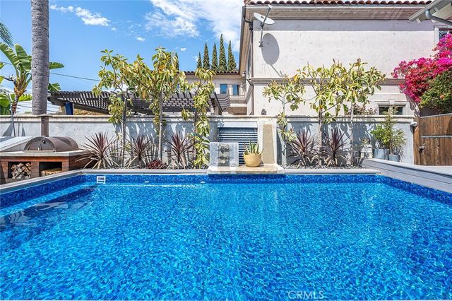 $3,200,000 | 291 Argonne Avenue, Long Beach, CA 90803