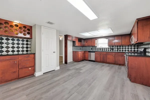 $2,400 | 4002 Cedar Ridge Court, Houston, TX 77082