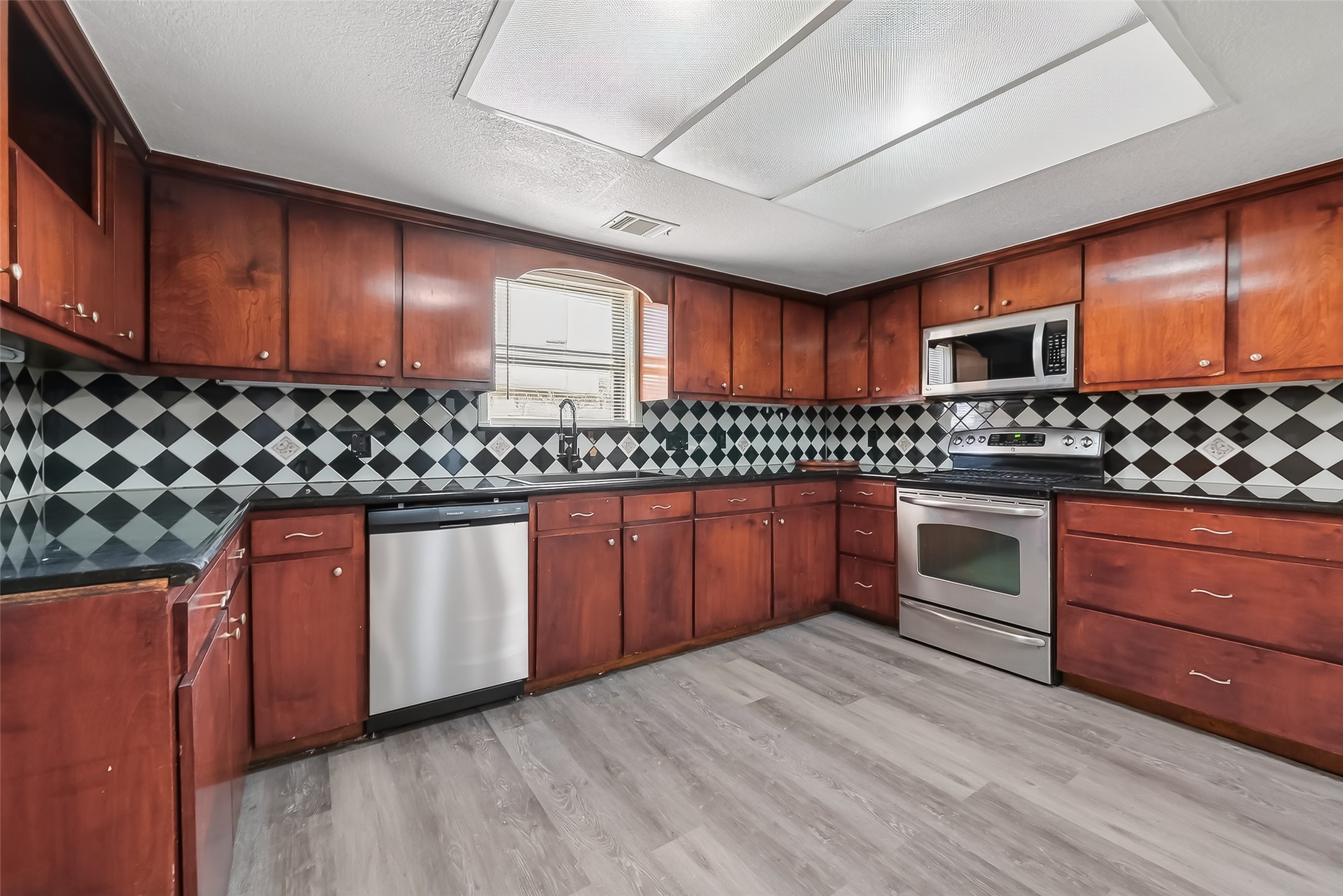 4002 Cedar Ridge Court Houston, TX 77082 - Photo 21 of 43