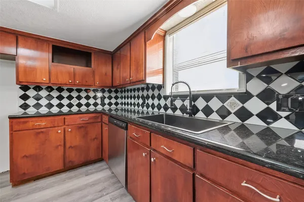 $2,400 | 4002 Cedar Ridge Court, Houston, TX 77082